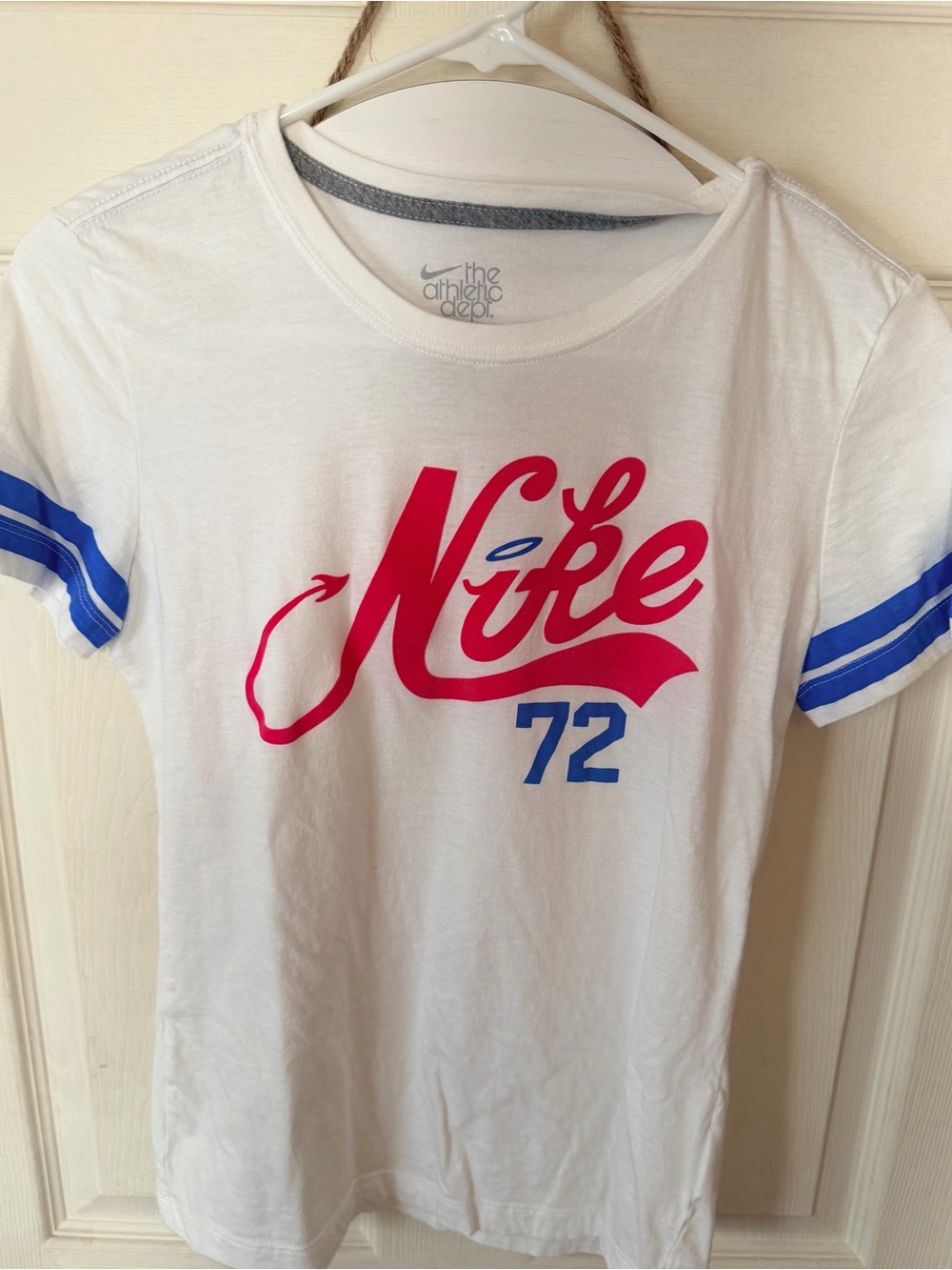 Nike White Crew Neck Tee with Gray Logo